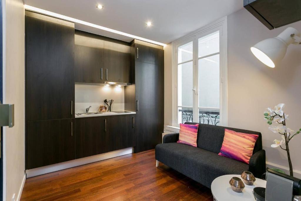 Modernized Studio - Meters From The Invalides Gardens Lägenhet Paris Exteriör bild