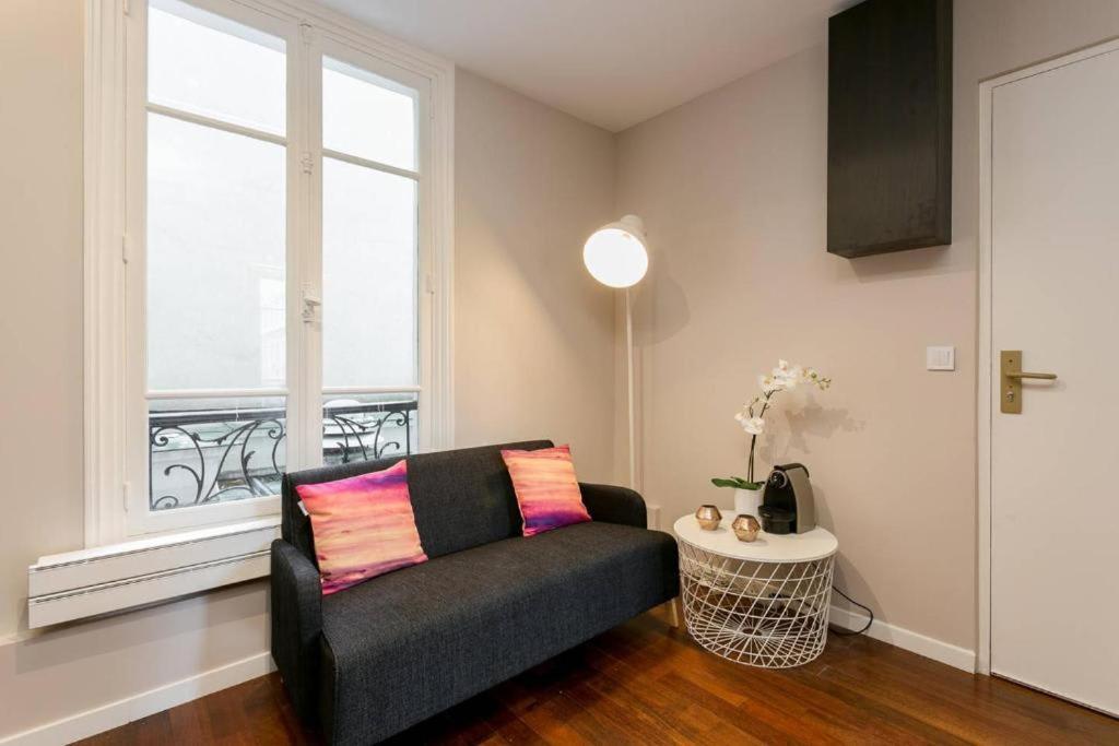Modernized Studio - Meters From The Invalides Gardens Lägenhet Paris Exteriör bild